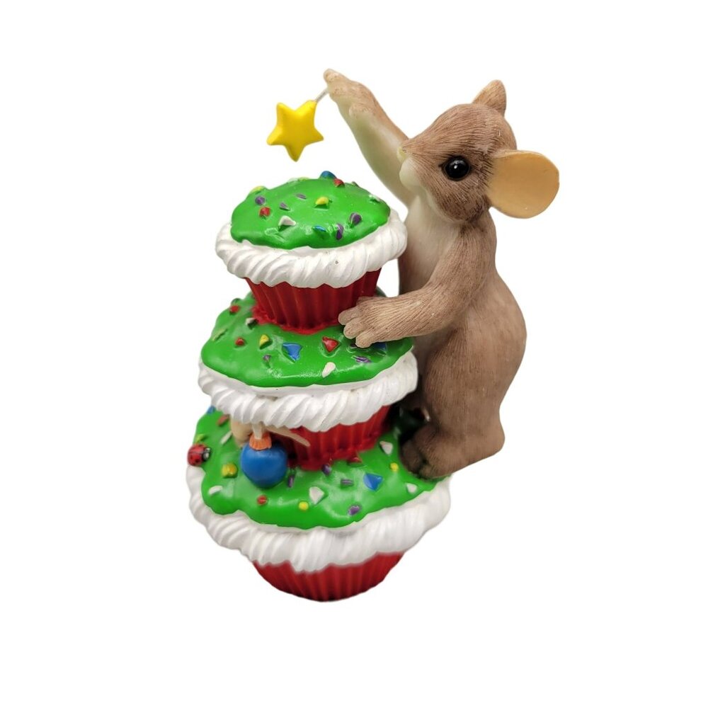 Charming Tails Merry Christmas Cupcake Figurine Holidays Seasonal Enesco